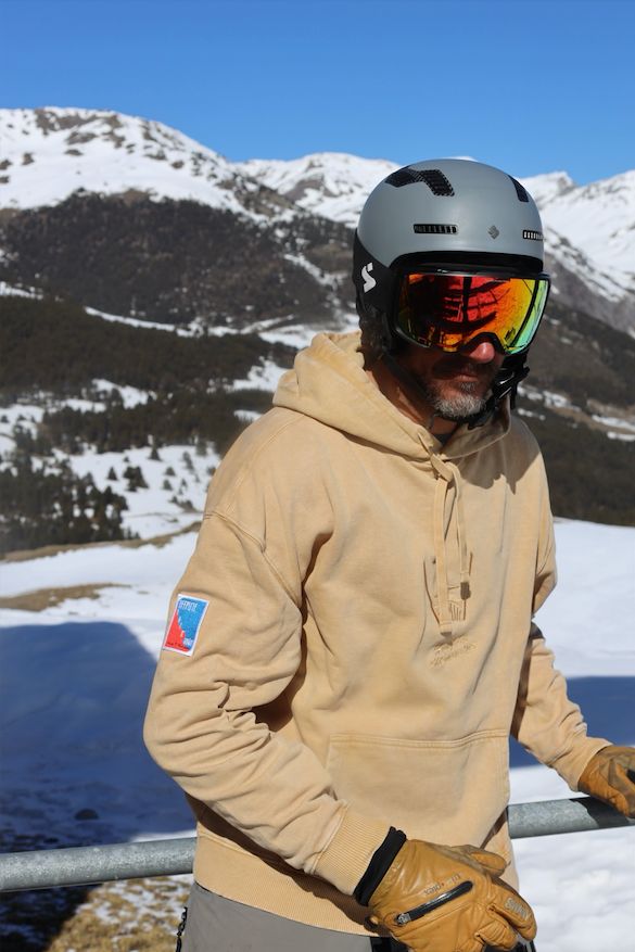 Hoodie Ski Season '25