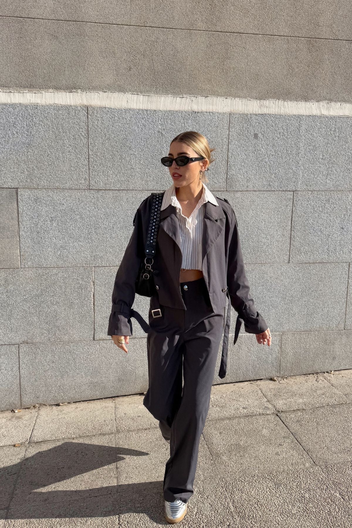 Conjunto Adele (Trench Adele gris y Pantalon Kamari Gris)