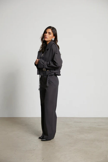 Conjunto Adele (Trench Adele gris y Pantalon Kamari Gris)