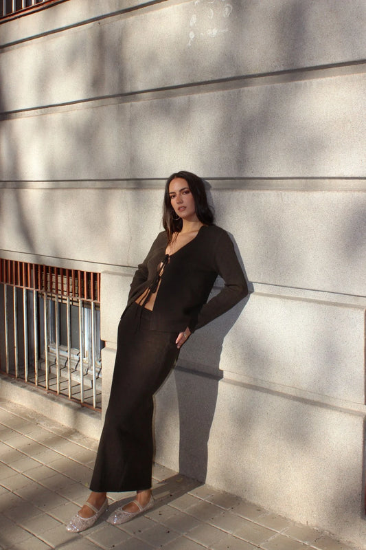 Conjunto Kali oscuro ( Cardigan punto Kali y Falda punto Elia )